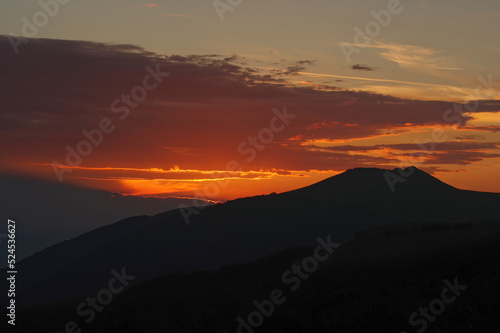 Wallpaper Mural Zachód słońca za Połonina Wetlińską.  Torontodigital.ca