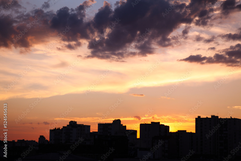 coucher de soleil urbain