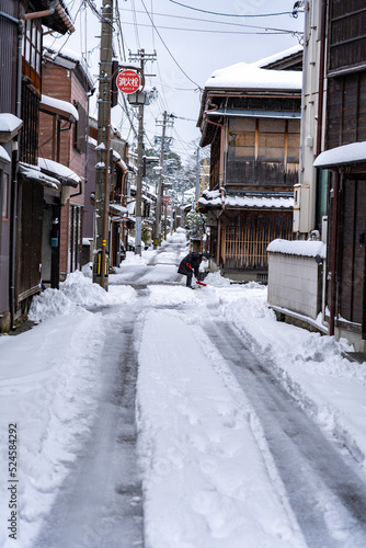 冬の金沢旅行・雪が積もったひがし茶屋街 © Nature K Photostudio