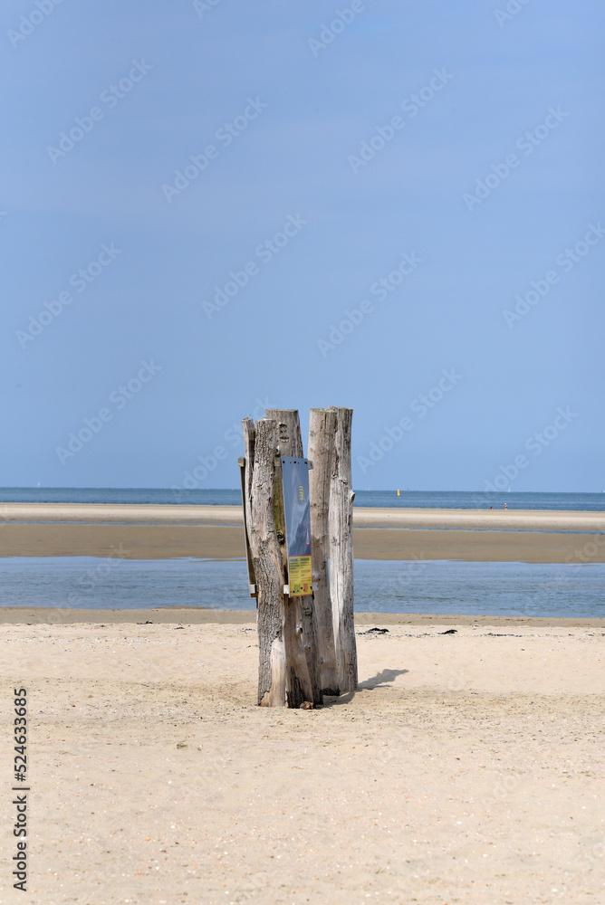 weitläufiger Strand in den Niederlanden