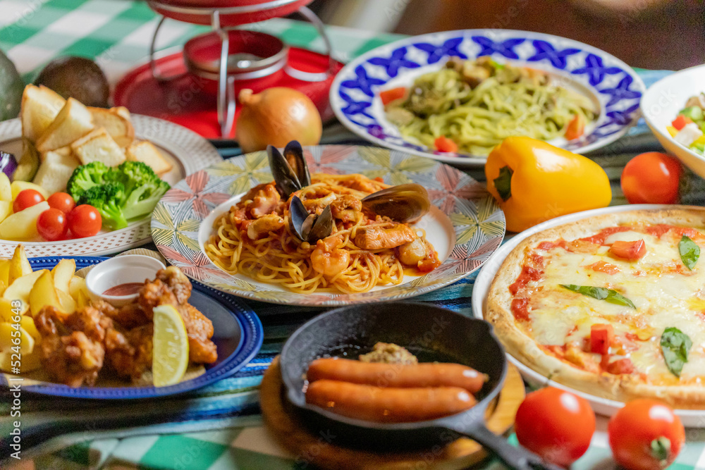 パスタとピザがメインのコース料理 パスタとピザがメインのコース料理