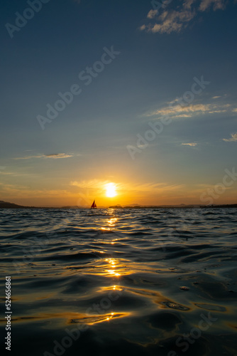 Fototapeta Naklejka Na Ścianę i Meble -  Sonnenuntergang auf dem See