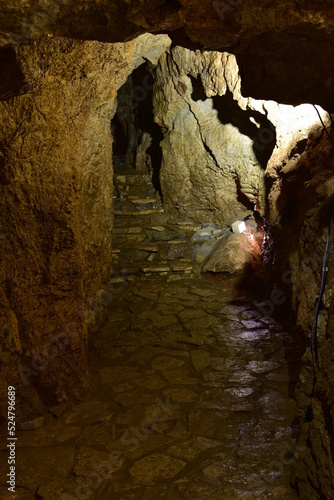 Jaskinia na Kadzielni, Kielce, podziemia, trasa turystyczna