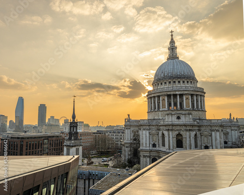 Canvas Print st pauls cathedral during sunset