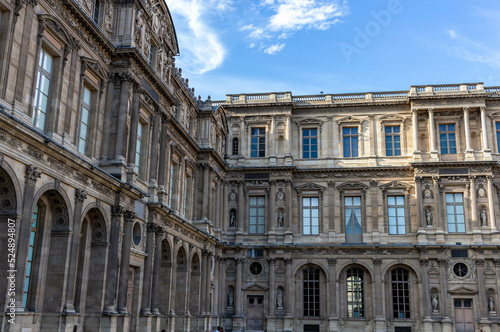 facade of the building Louvre
