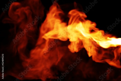 黒い背景と炎が燃焼している 3dイラスト