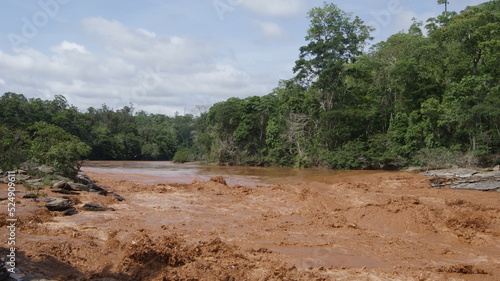 Rio Doce - Efeitos da tragédia do rompimento da barragem de rejeitos de Brumadinho - MG photo