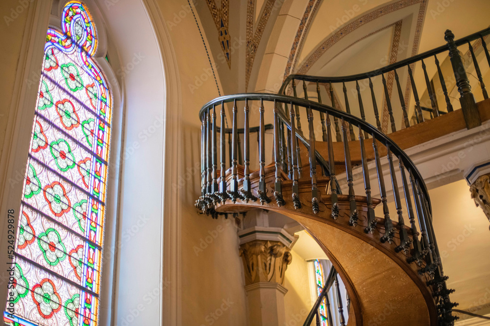 Obraz premium The spiral staircase in Loretto Chapel in Santa Fe, New Mexico.