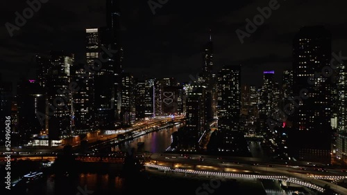 Wallpaper Mural In the month of October, a drone captured a video of Chicago, Illinois's skyline, which had a number of gorgeously lighted buildings with the lake Michigan in the background. USA Torontodigital.ca