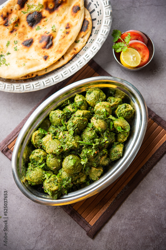 Soya Chunks Palak curry also known as Spinach Soyabean chunks sabzi or sabji, Healthy Indian food Soya Chunks Palak curry also known as Spinach Soyabean chunks sabzi or sabji, Healthy Indian food