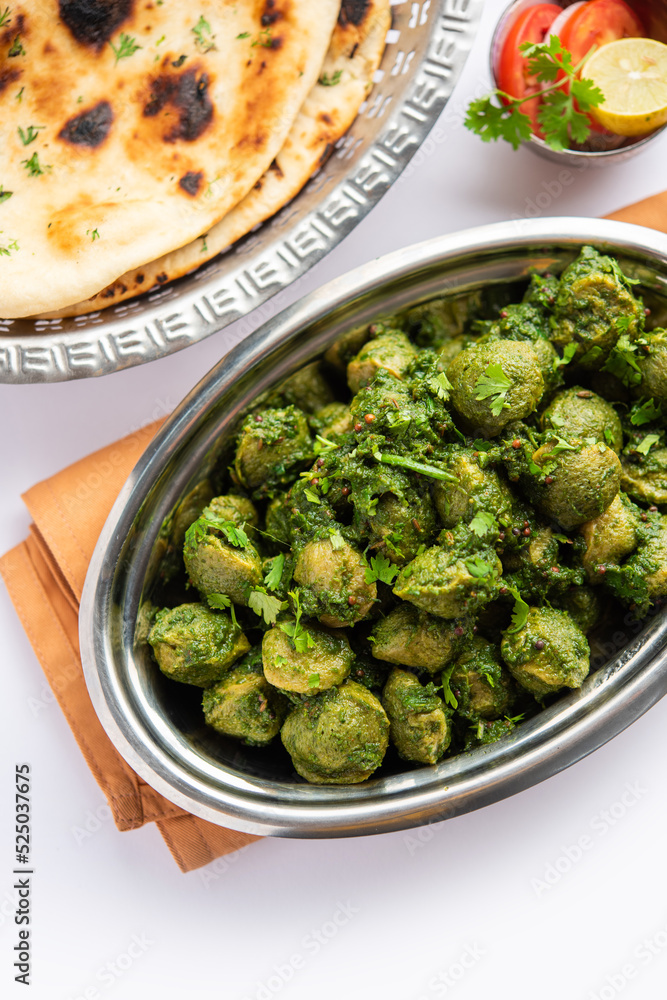 Soya Chunks Palak curry also known as Spinach Soyabean chunks sabzi or sabji, Healthy Indian food Soya Chunks Palak curry also known as Spinach Soyabean chunks sabzi or sabji, Healthy Indian food