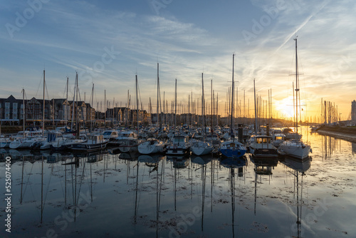 Coucher de soleil sur le port © ClementG