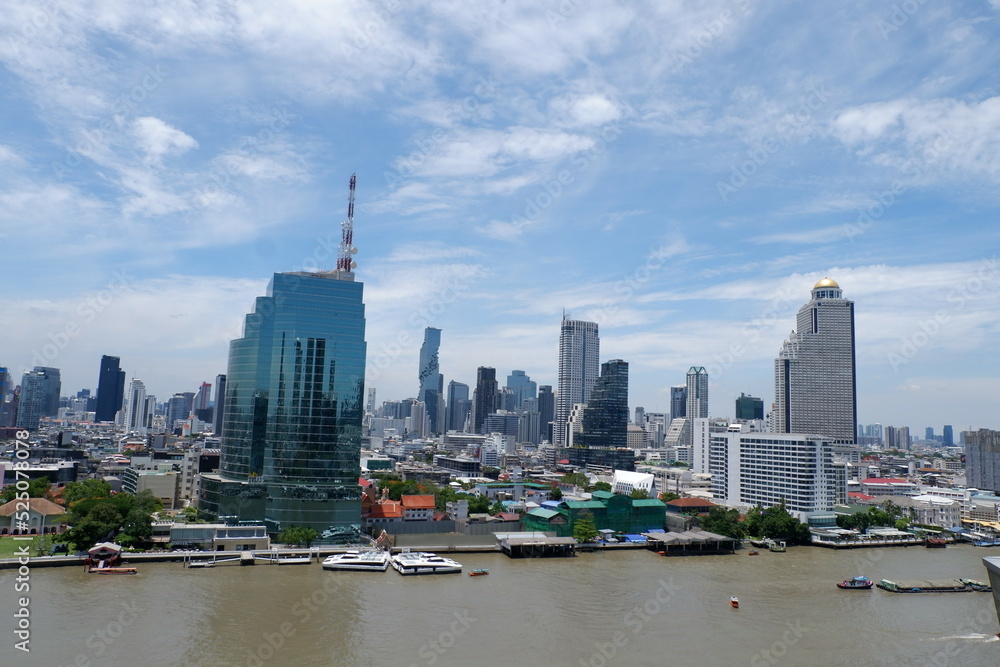 Obraz premium Roof view of Bangkok city, river side