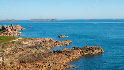 La côte de granit rose près de Perros-Guirec, Bretagne, France © PhotoLoren