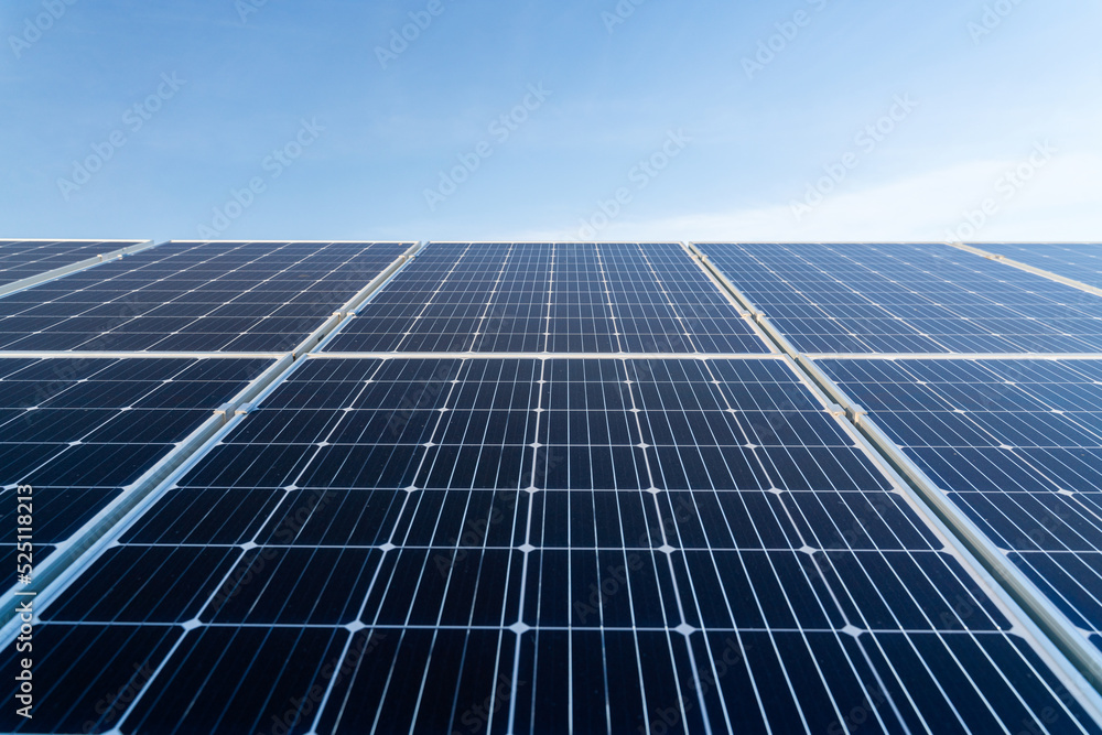 Obraz premium Construction of concentrated solar power plant