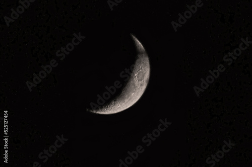 mezza luna orizzontale photo
