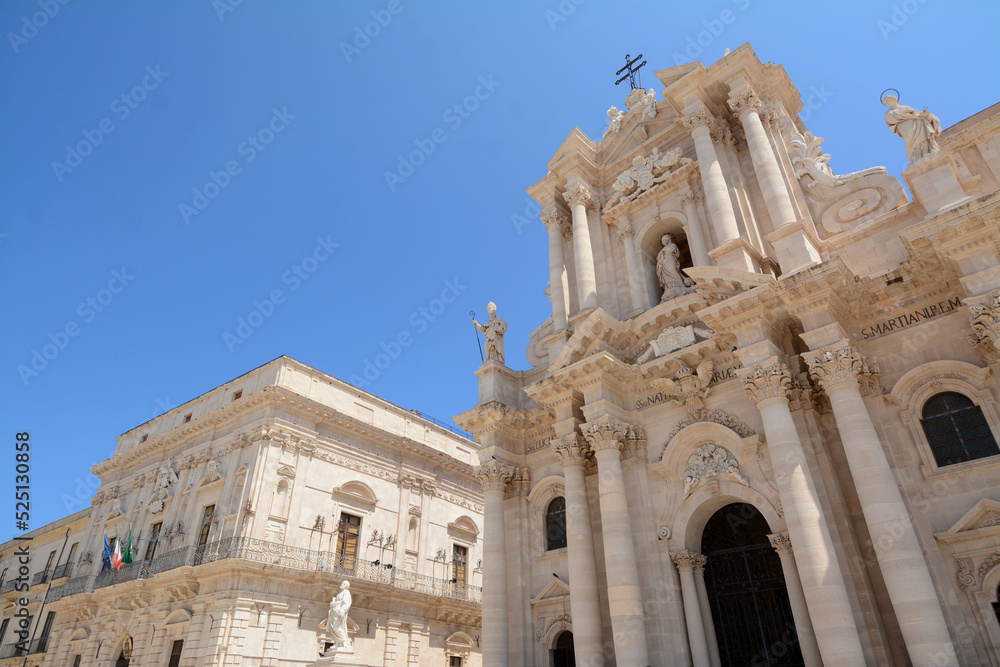Syracuse is a city in Sicily where Archimedes was born. It is known for the ruins of antiquity. Here the Duomo in the peninsula of Ortigia which is the ancient center.