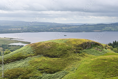 Ausblick vom Conic Hill auf den Loch Lomond im Trossachs National Park, Schottland bei Regenwetter photo