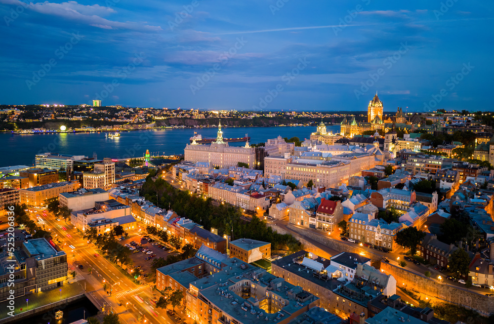 Obraz premium Quebec City at blue hour, aerial view