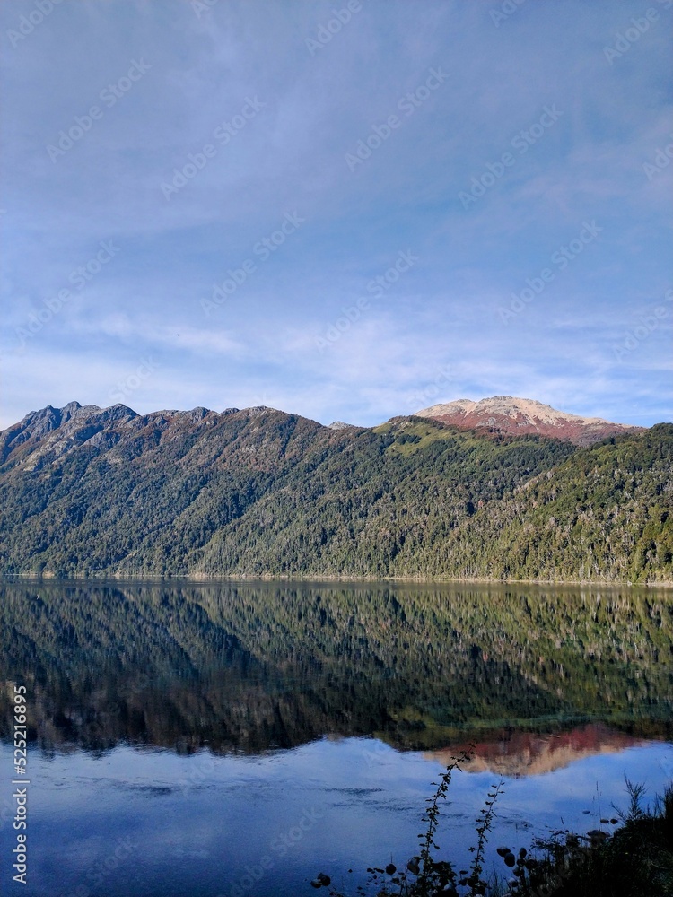 Obraz premium lake and mountains