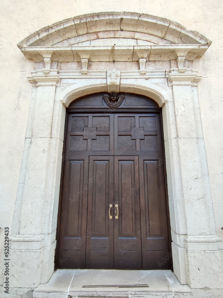 Mirabello Sannitico - Entrata della Chiesa di Santa Maria Assunta