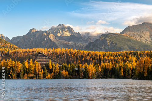 Fototapeta Naklejka Na Ścianę i Meble -  Autumn landscape of Strbskie Pleso in Slovakian Tatra mountains