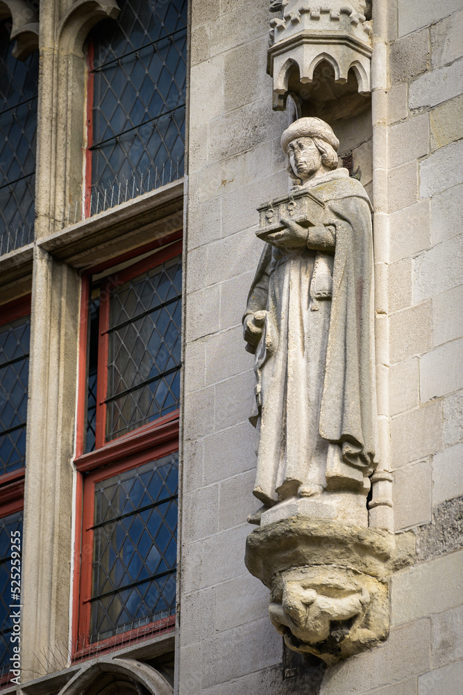 Small statue of the Burghers Lodge in Bruges