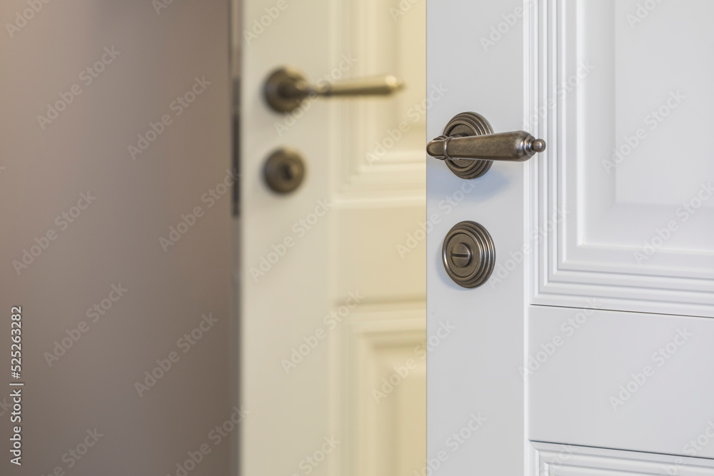 Door handle and lock on the interior door Door handle and lock on the interior door