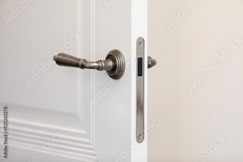 Door handle and lock on the interior door