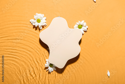 Decorative stand and chamom...