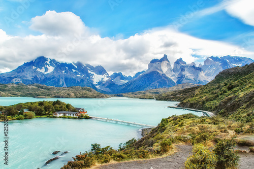 Fototapeta Naklejka Na Ścianę i Meble -  Torres del Paine in Patagonia