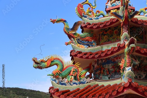 Chinese dragons temple in Taiwan © Tupungato