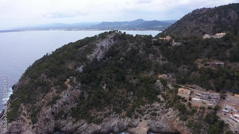 Drone flight along the coast of Mallorca.
See some beautiful houses on the shore. Drone flight along the coast of Mallorca.
See some beautiful houses on the shore.