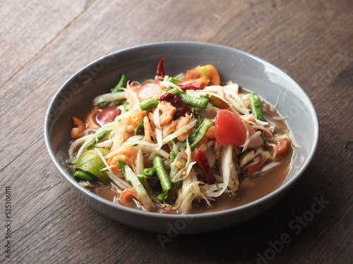 Som Tum, Thai spicy green papaya salad