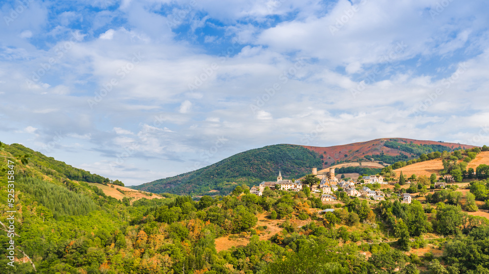 Fototapeta premium Pomayrols en Aveyron 