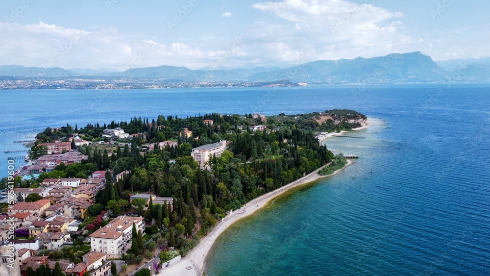 drone photo Sirmione lac de garde italie europe
