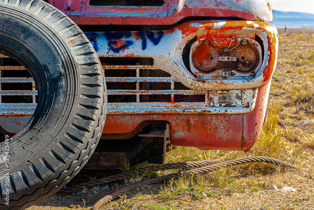 Fototapeta premium old rusty truck in Ruta 40, Patagonia Argentina