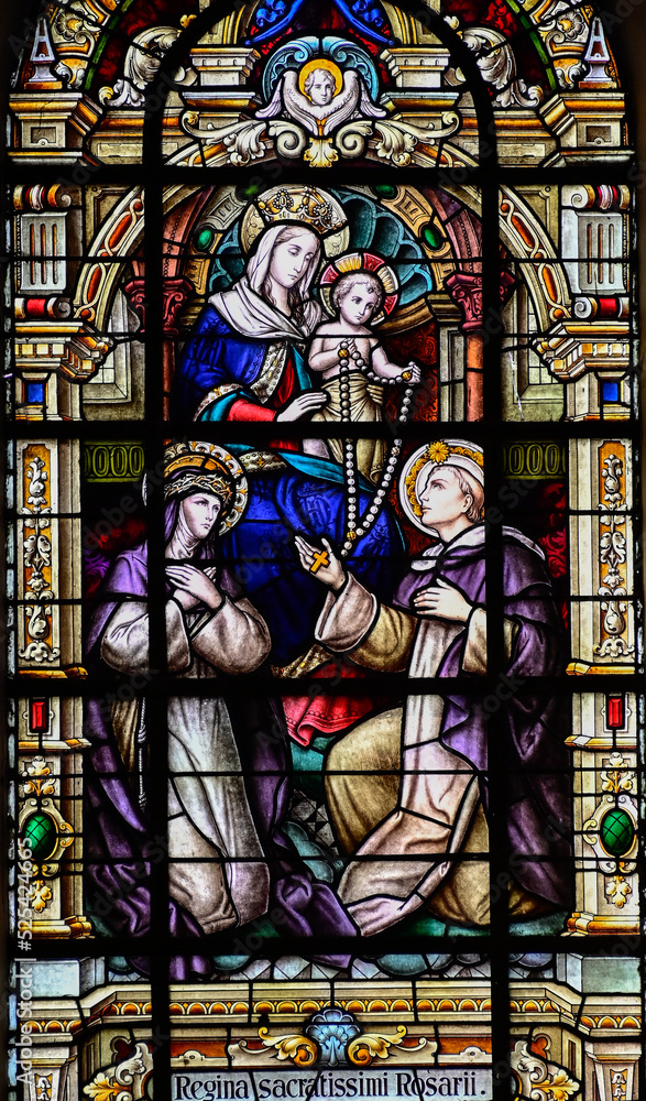 Our Lady of the Rosary, Stain glass