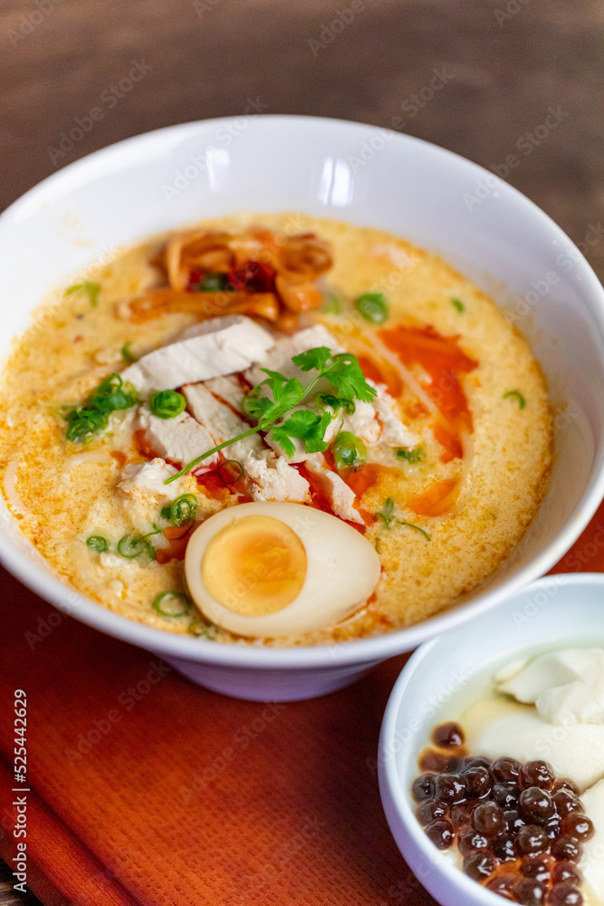 豆漿鶏湯麺(トウジャンジータンメン)セット 豆漿鶏湯麺(トウジャンジータンメン)セット
