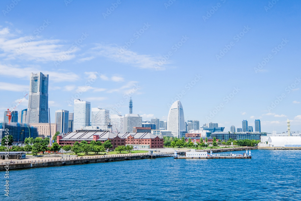 Fototapeta premium 神奈川県横浜市みなとみらいの都市風景