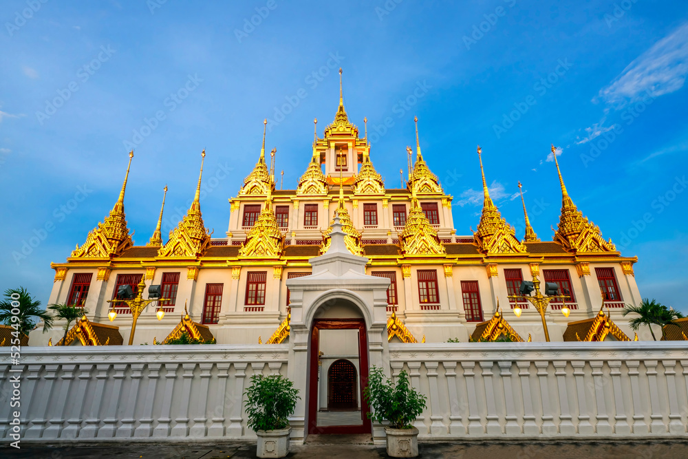 Fototapeta premium Loha Prasat Wat Ratchanatda