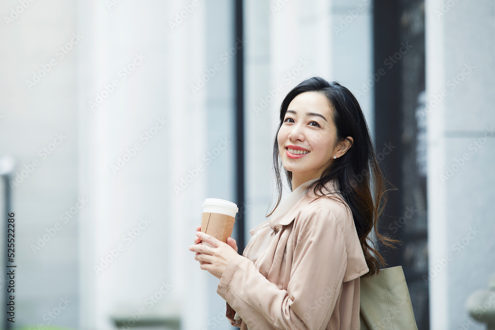 笑顔のビジネスウーマン