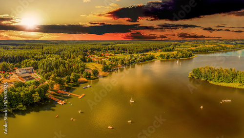 Fototapeta Naklejka Na Ścianę i Meble -  Widok z lotu ptaka na jezioro Dadaj.