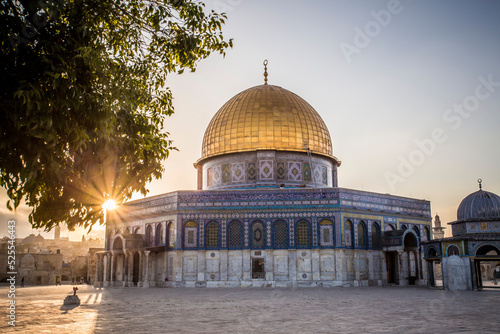 Fototapete Al-Quds Al-Sharif, Al-Aqsa Mosque, the Holy Dome of the Rock, the courtyards of