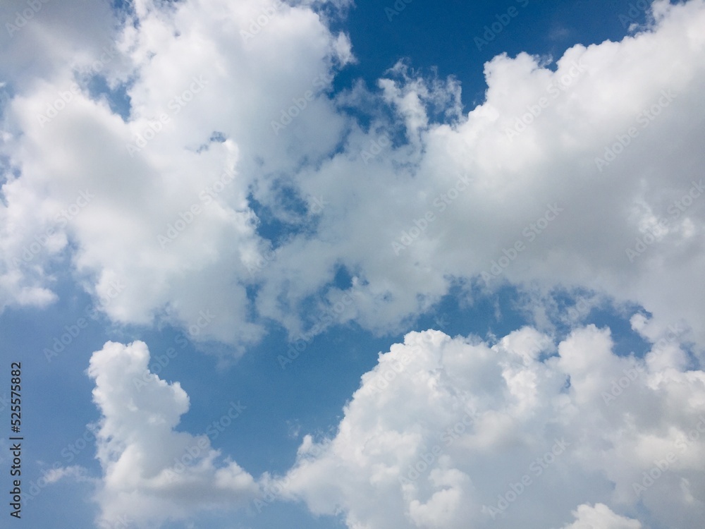 Fototapeta premium Cloudy blue sky texture background 