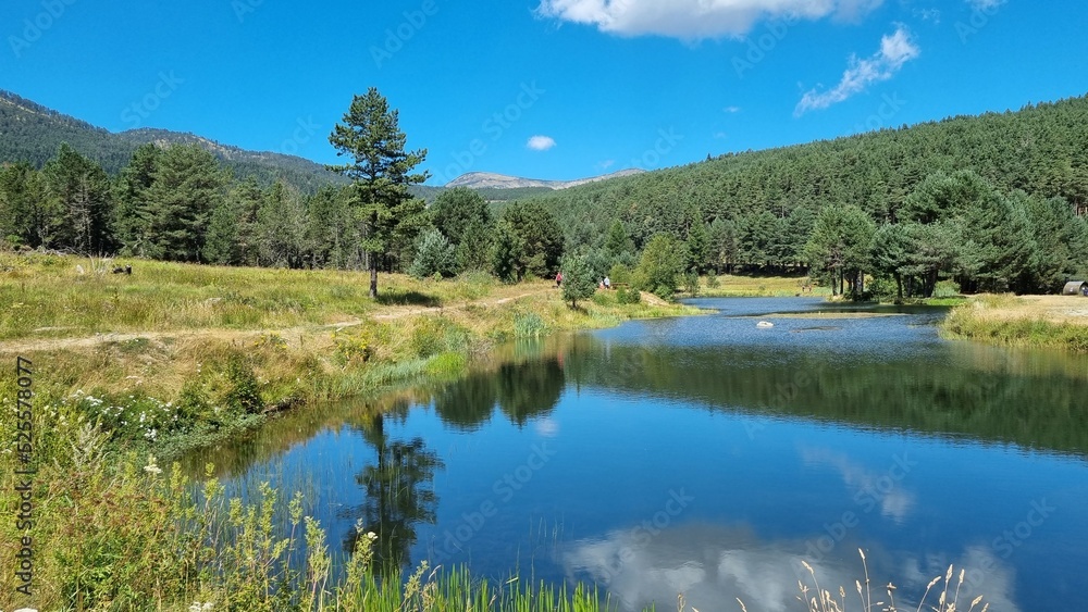 Fototapeta premium Etang de l'Olive, Formiguères.Pyrénées Orientales, France 