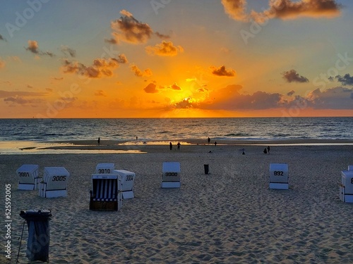sunset on the beach, Sonnenuntergang
