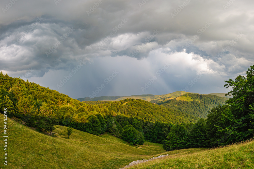 Fototapeta premium Thunderstorm over the Carpathian ridge Svidovets, Ukraine
