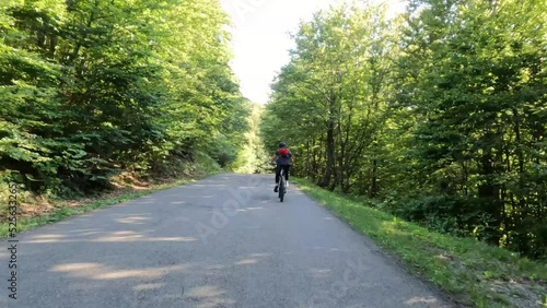 Wallpaper Mural E bike MTB elettrica escursione tra le montagne dell'Appennino Tosco Emiliano  Torontodigital.ca