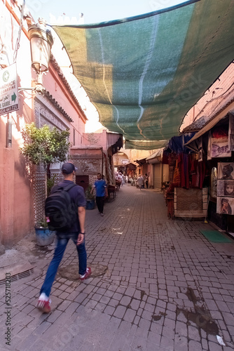 Scenes from the Bazar street vending, cane flooring, roof tiles, shade cloth © rodrigo